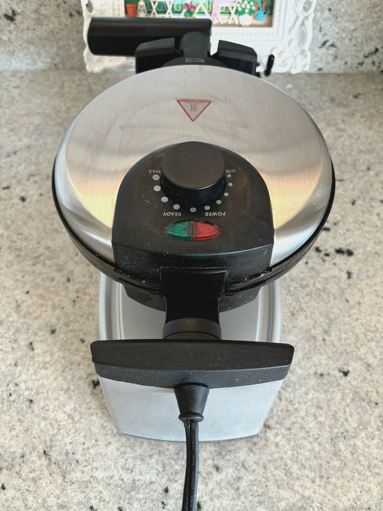 Crofton Rotating Belgian Waffle Maker Non-Stick Tested Works