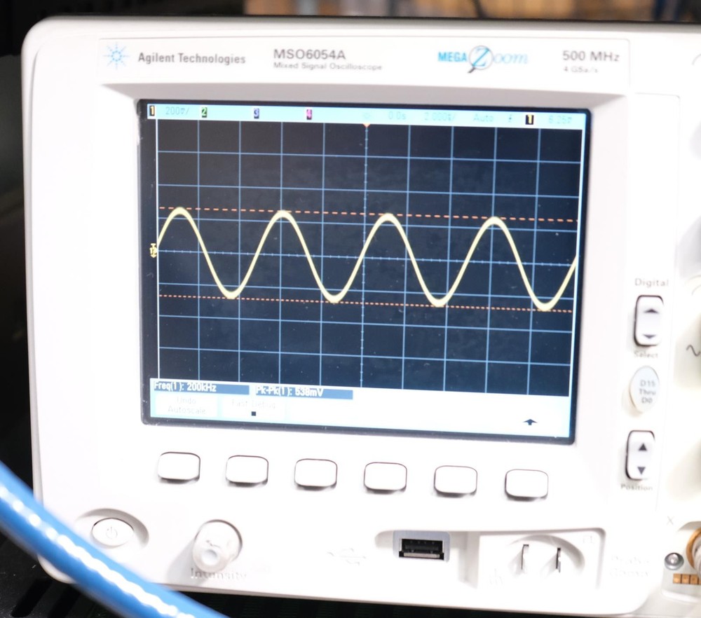 Stanford Research DS360 Ultra Low Distortion Function Generator