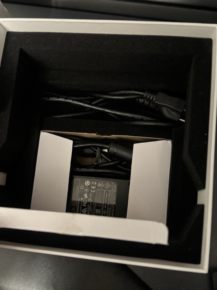 Universal Audio UAD-2 Satellite Thunderbolt Audio Interface w/ Adapter & Cable