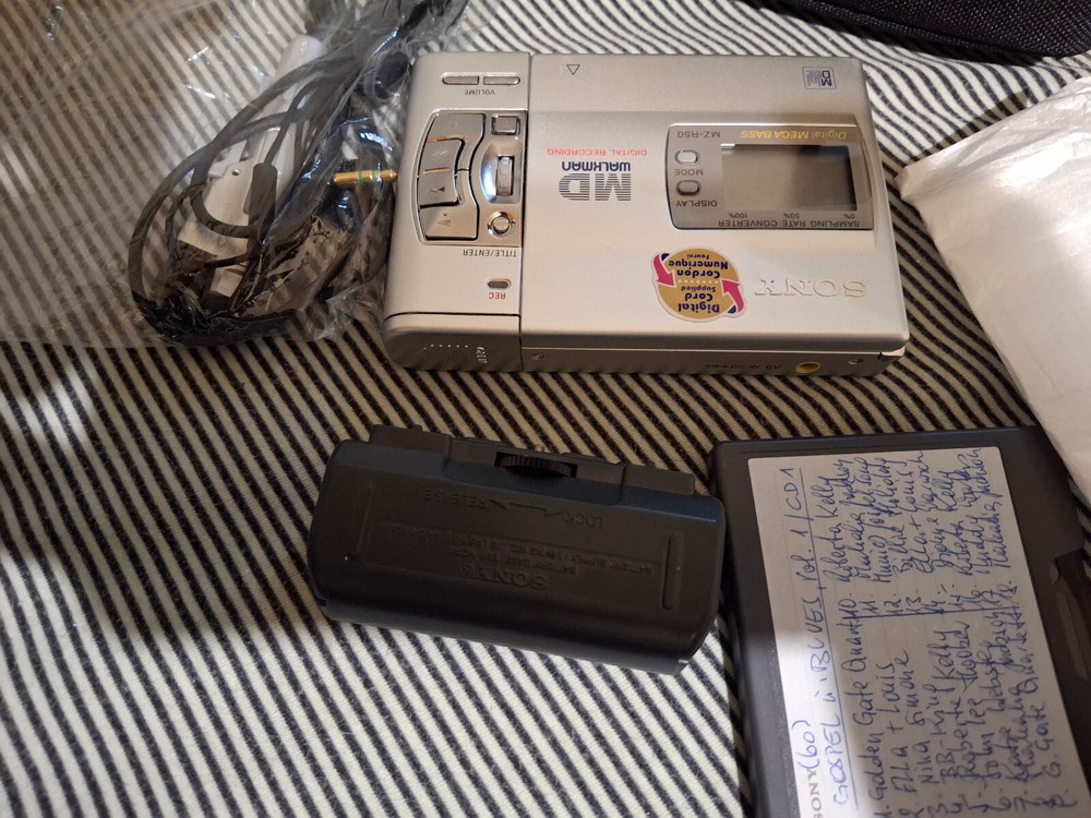 sony MZ-R50