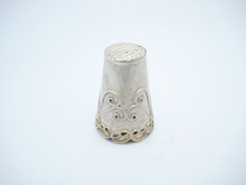 Antique Sterling Silver Sewing Scroll Pattern Thimble