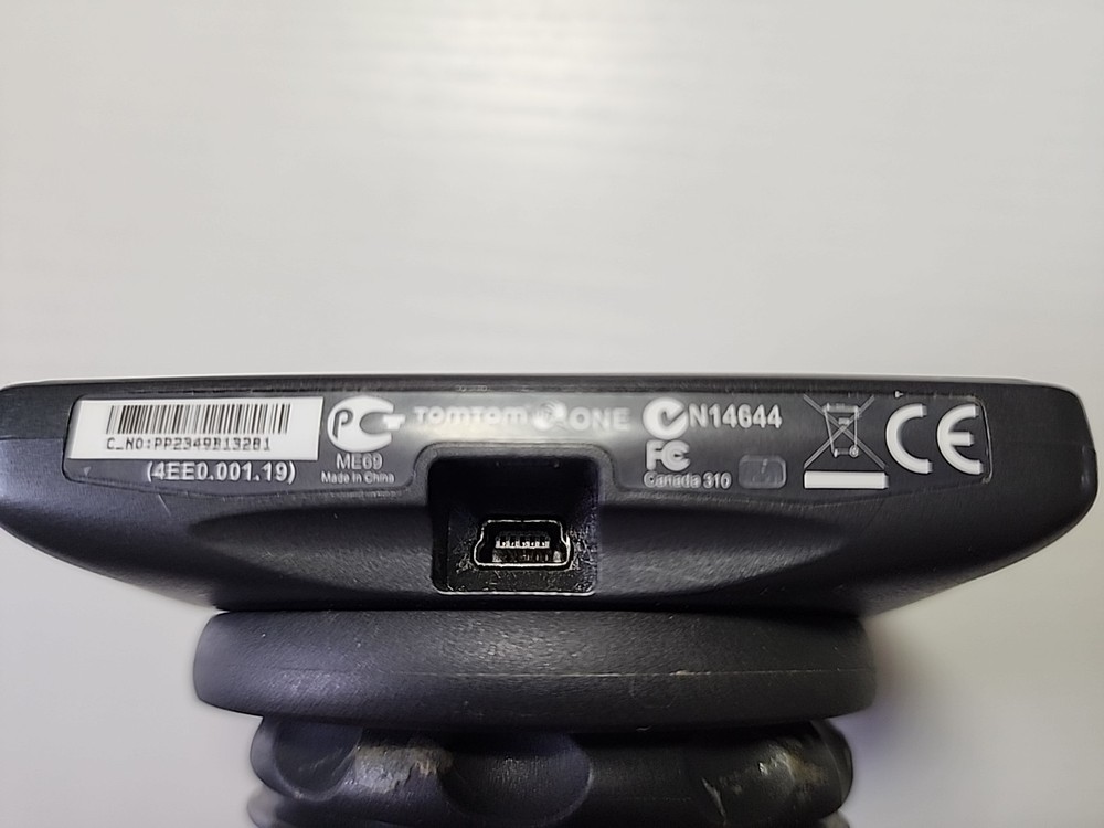"TomTom One" 3.5" GPS N14644 Navigation System (D)