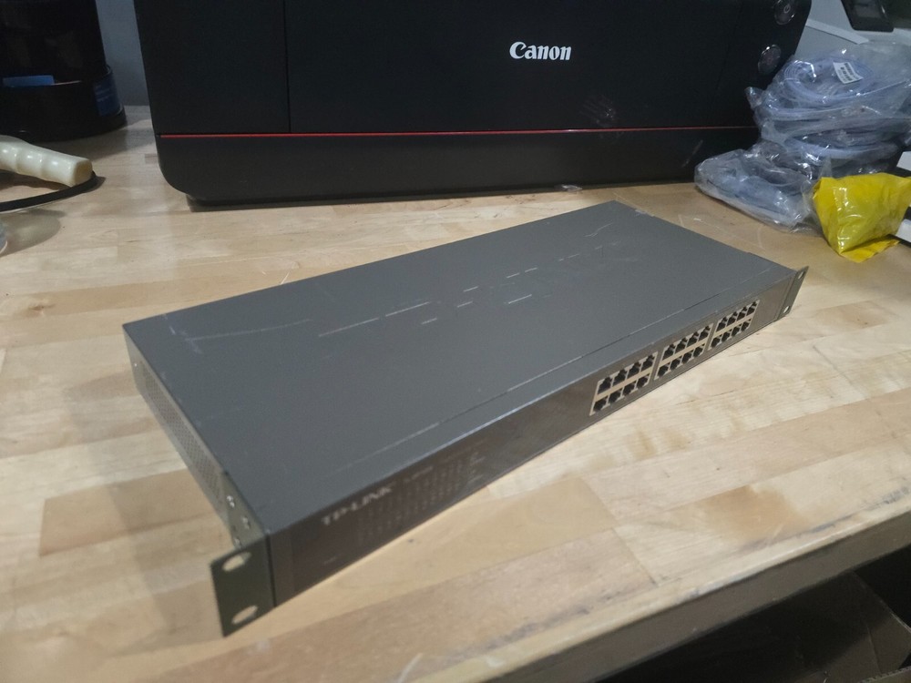 TP-LINK Technologies TP-Link (TL-SF1024) 24-Ports External Switch