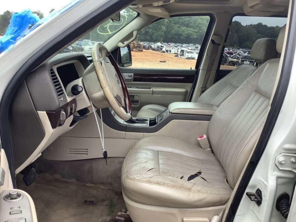 AVIATOR 2004 Glove Box 4671136