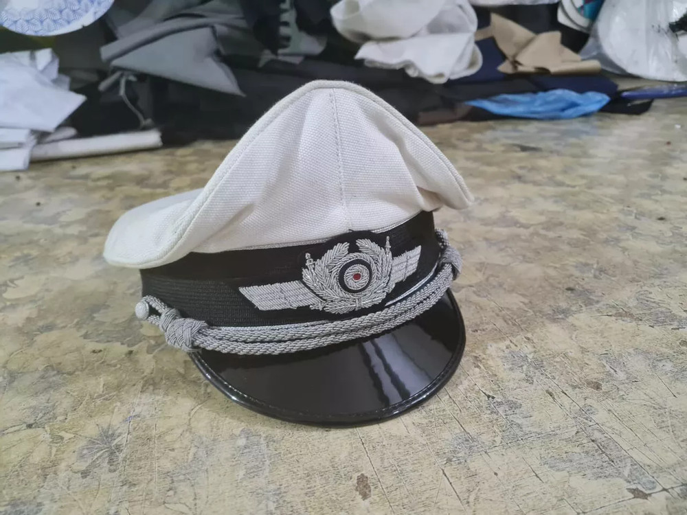 WW2 German LUFTWAFFE OFFICERS SUMMER VISOR CAP - WHITE
