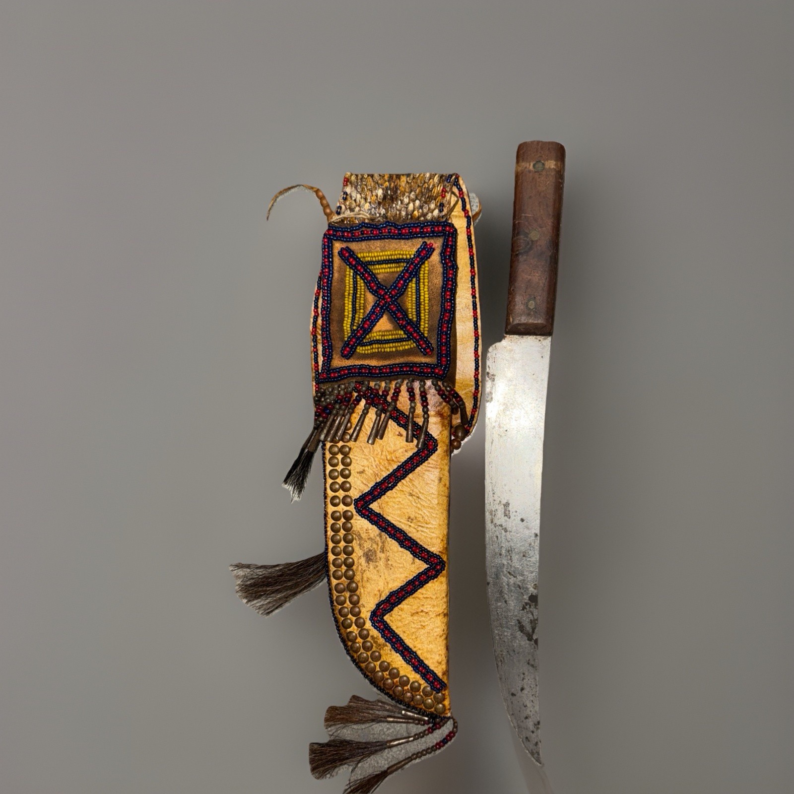 Vintage Native American Indian Leather Knife With Alligator Skin -pre-owned