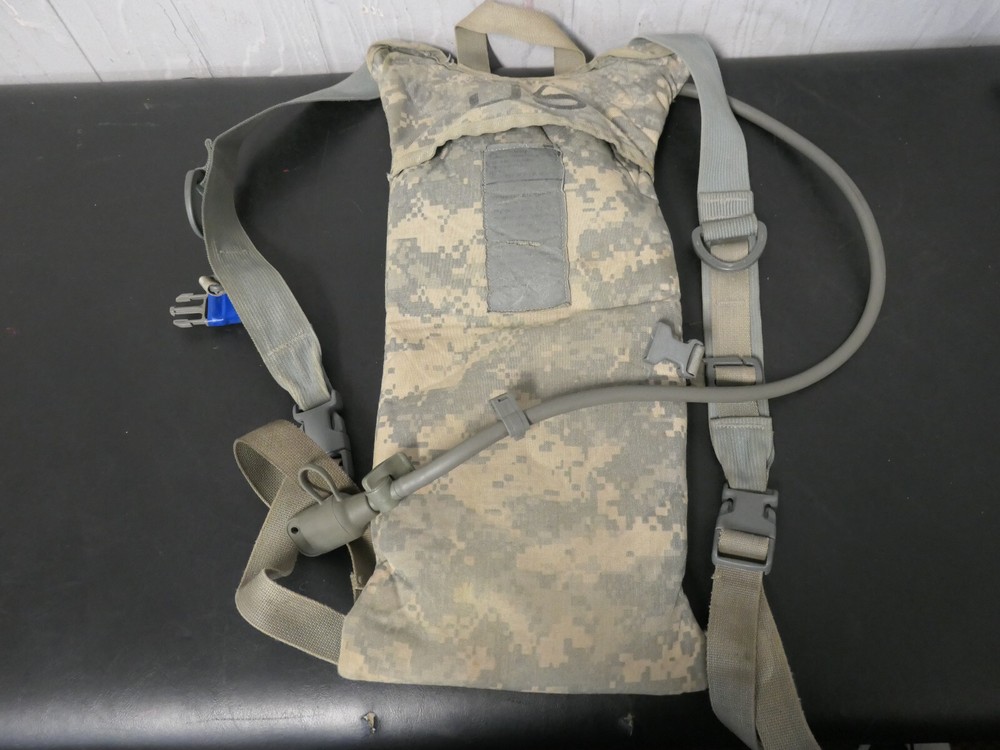 US Army Hydration System Carrier