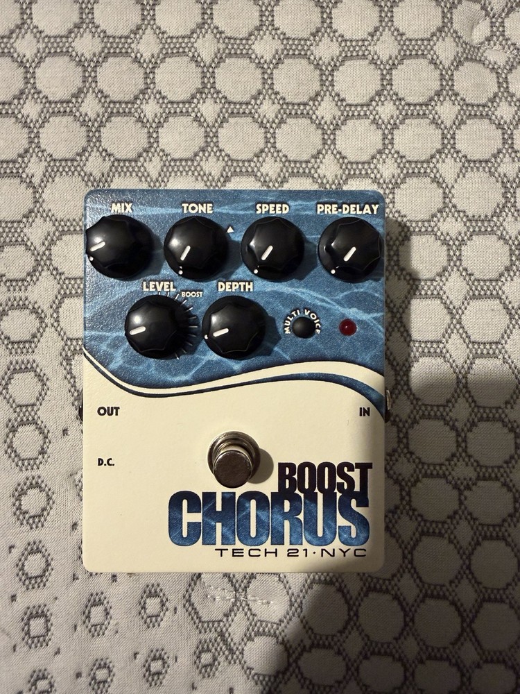 Tech 21 NYC Boost Chorus 2010s - Turquoise/White