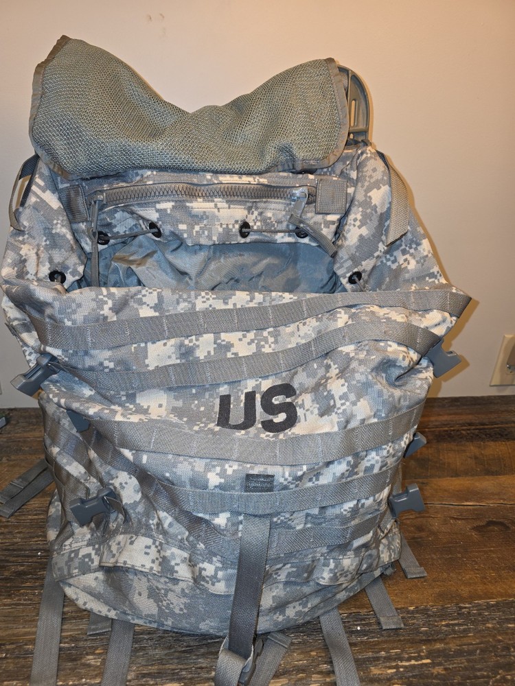 US Rucksack Backpack ACU Large Version MOLLE II Excellent Condition A+