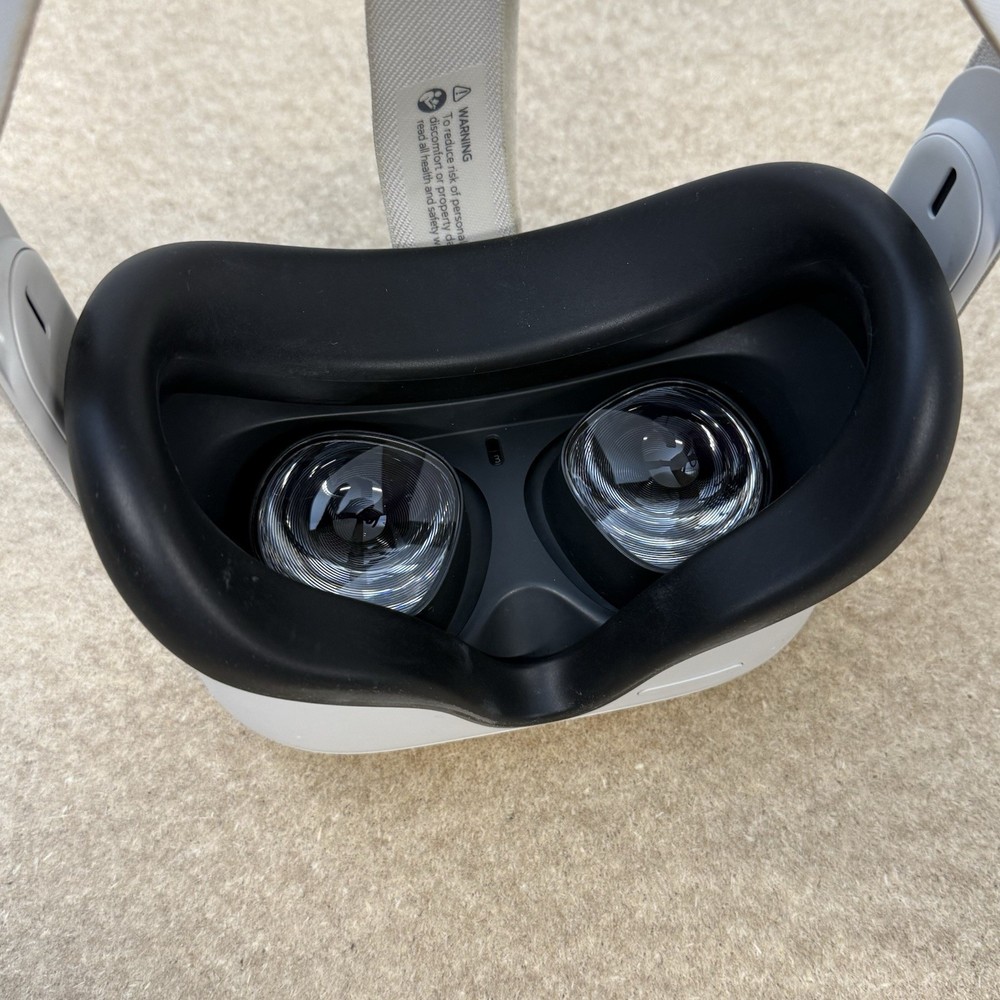 Oculus Quest 2 VR Headset 128GB w/ Controllers / Regular Strap - Tested Works