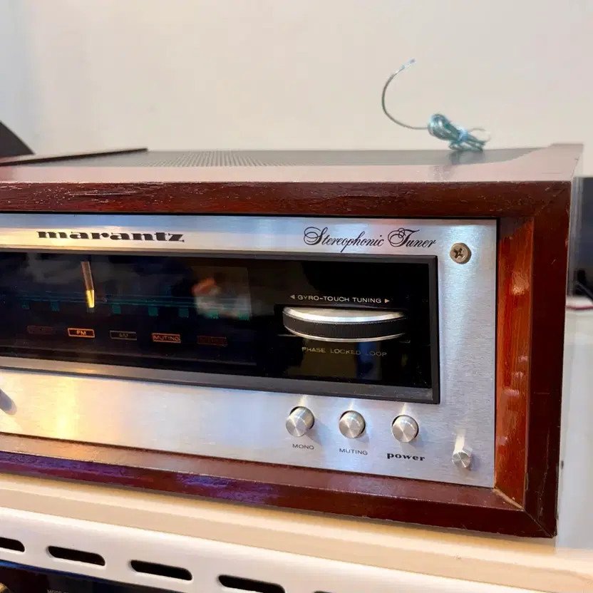 Marantz Model 112 Vintage Tuner with Domestic Frequency