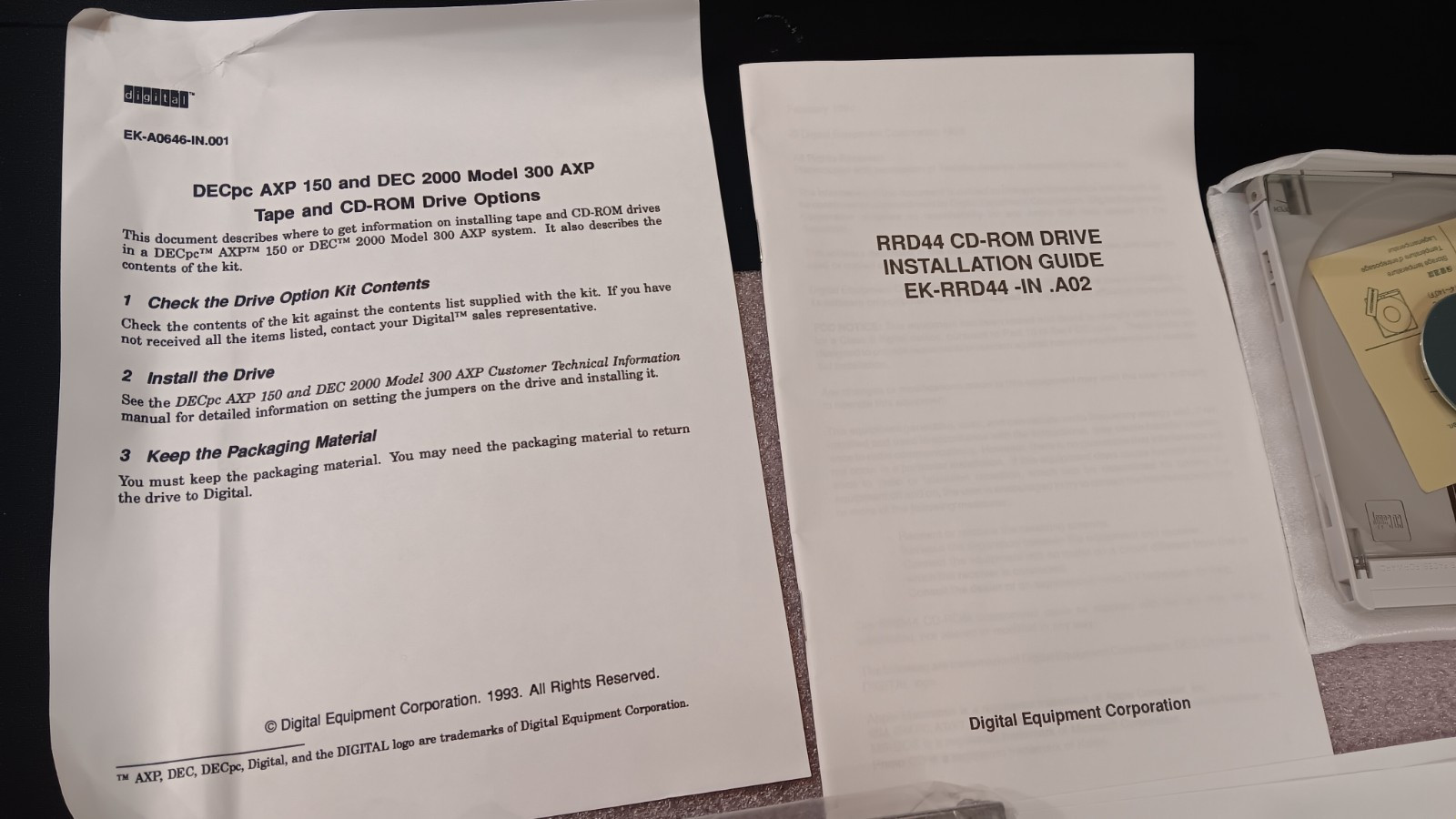 DEC/TOSHIBA XM-3501B CD-ROM DRIVE 50-PIN SCSI RRD44-AA 590571-FO