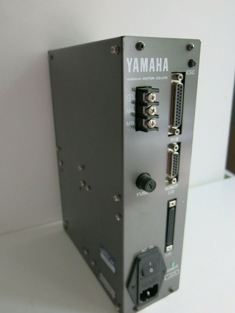 YAMAHA SRC2MAX400VA SERVO DRIVE SRC-2
