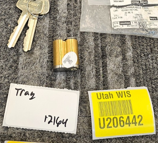 Sargent Assa Abloy 7300B: Interchangeable Small Format Keyed Core With 2 Keys