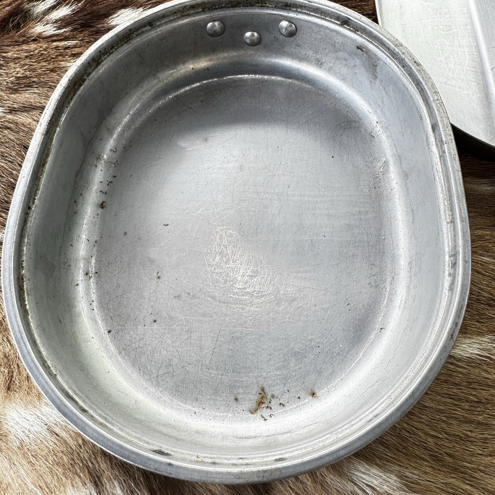 ORIGINAL WWII US ARMY & MARINE INFANTRY Mess Kit E.A.CO. 1945