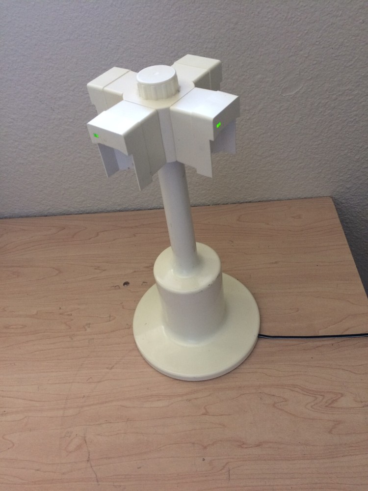 A Electronic Carousel Charging Stand