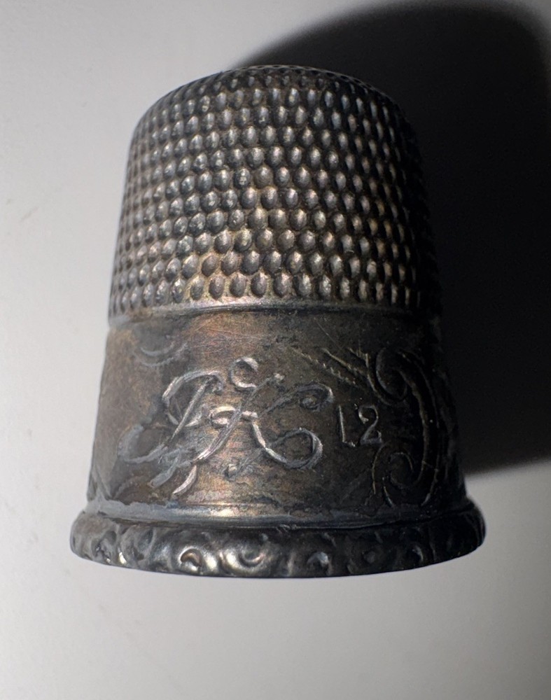 Antique Solid Silver Sewing Thimble c1910 Floral Repousse Pattern w/ Box