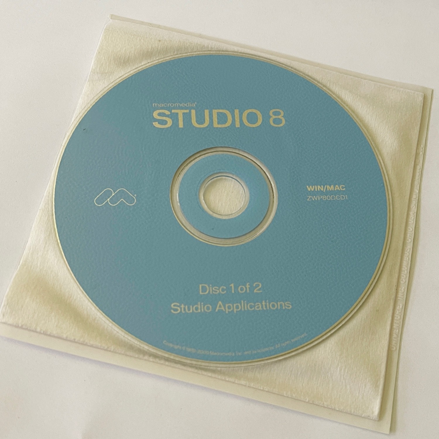 Macromedia Studio 8 Win/Mac 2 Disc Set UPGRADE - No Box - great condition