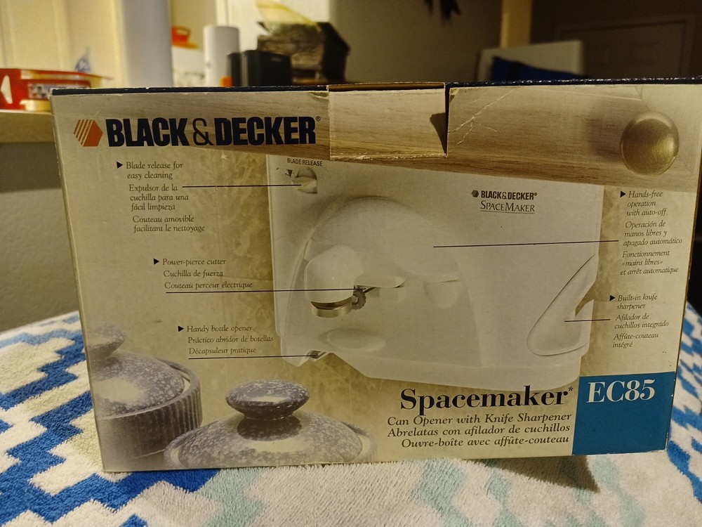 BLACK & DECKER Spacemaker EC85 Under-Counter Can Opener Knife Sharpener Open Box