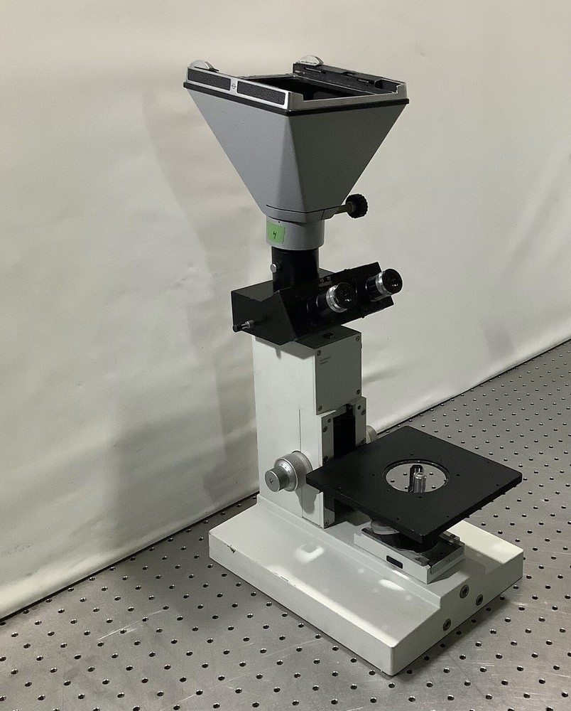 Leitz Wetzlar Diavert Trinocular Inverted Microscope