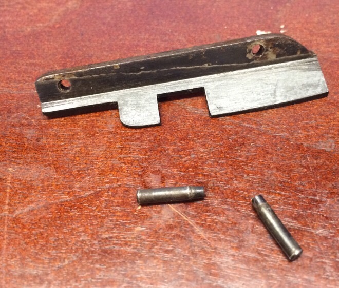 Savage MODEL 99 Lever Action Rifle Cartridge Guide & Pins 1893 . 303 Cal