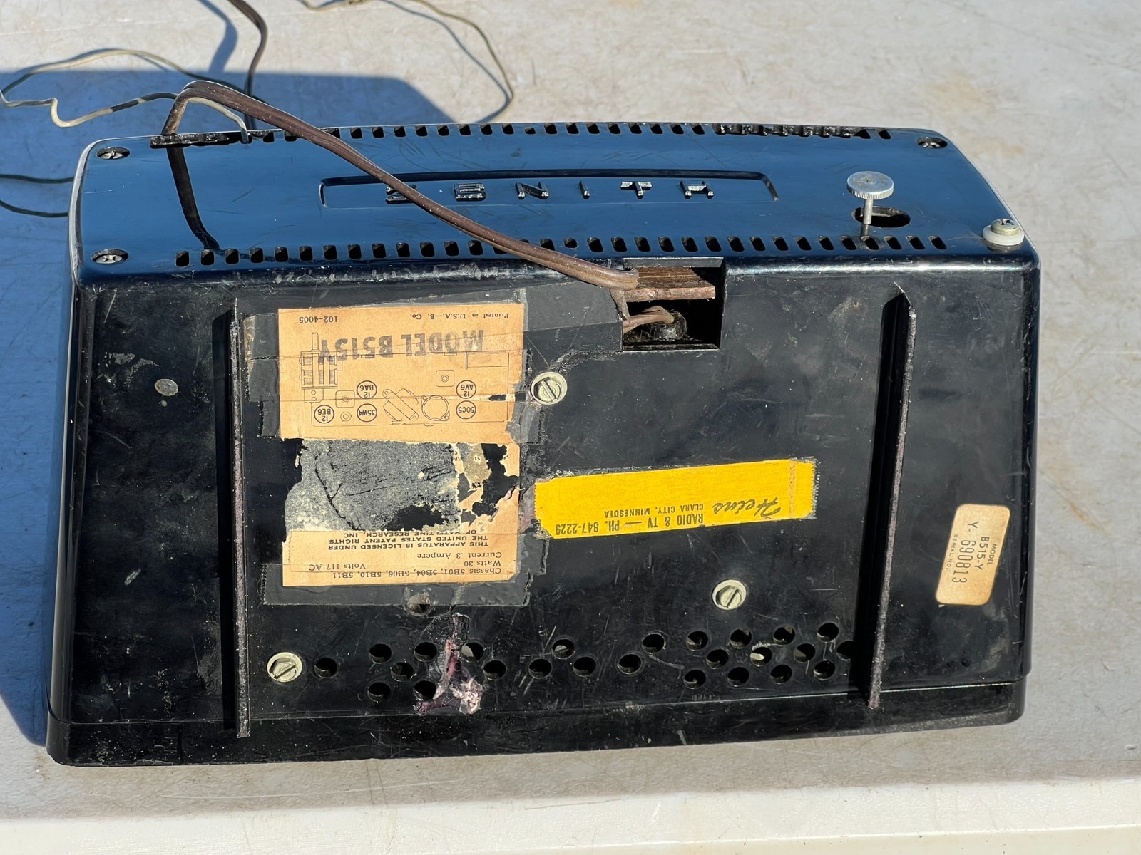 VINTAGE ZENITH STARTLIGHTER RADIO MODEL B515-Y NICE WORKING CONDITION