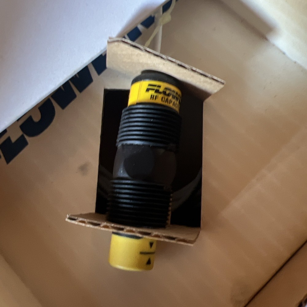 New Flowline RF Capacitance Sensor LP10-1303 Be In Box