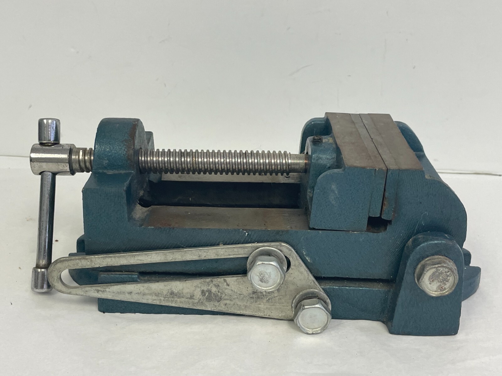 Value Collection 3-5/16" Jaw Opening Cap. x 1-1/4" Throat Depth Angle Drive Vise