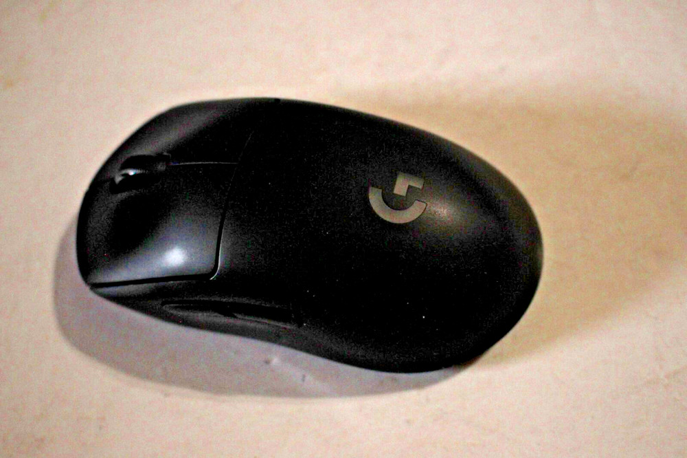 LOGITECH G PRO WIRELESS GAMING MOUSE