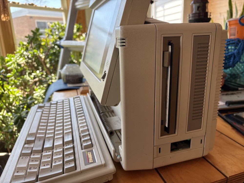 Compaq 386 Portable Computer; Model 2670
