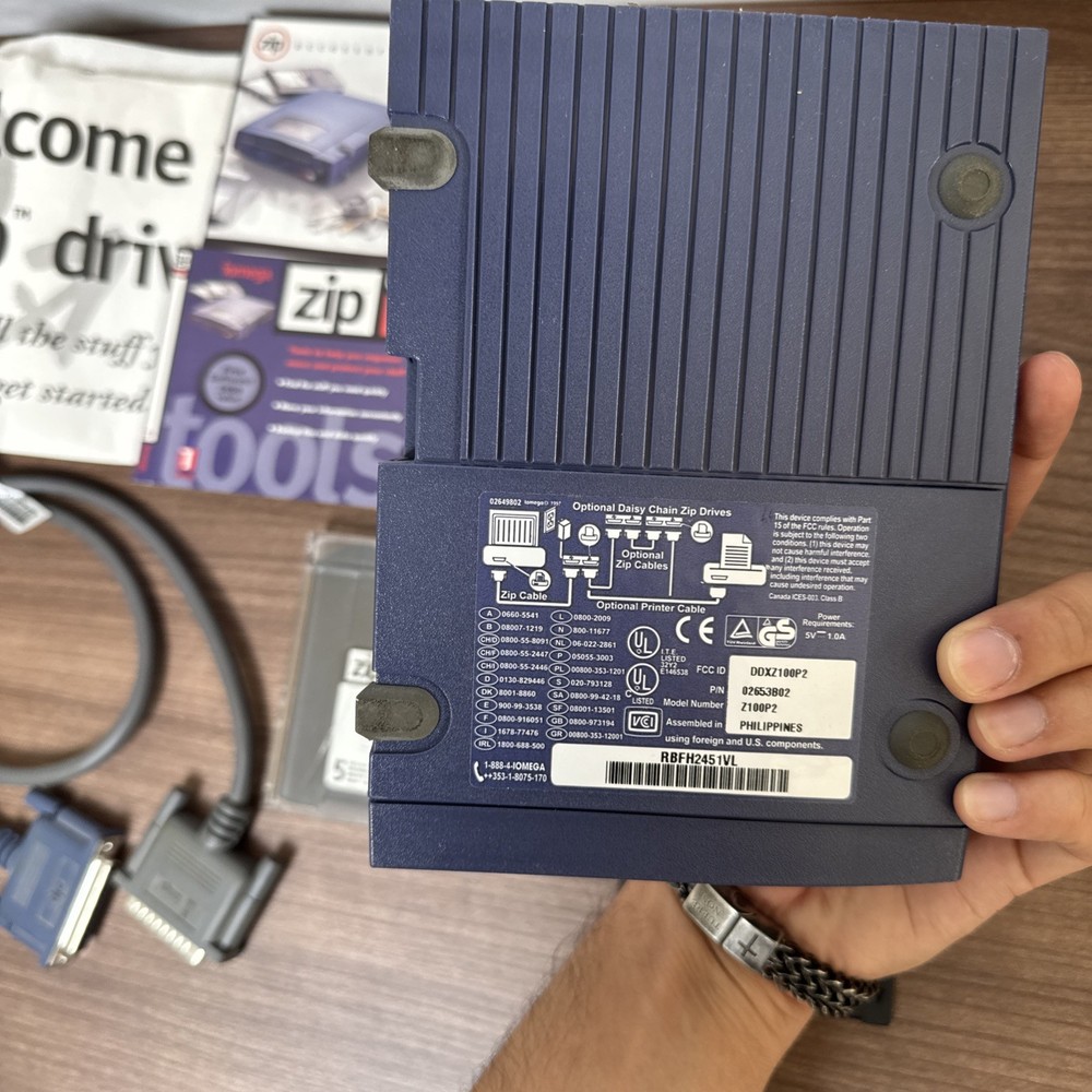 Iomega Zip 100 Portable External Drive Z100P2