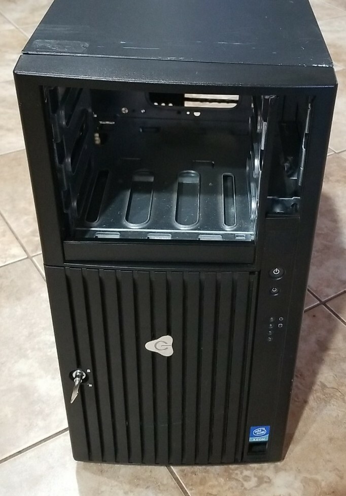 Gateway 980 Empty Barebones Server Chassis with Front Faceplate Bezel & Key *208