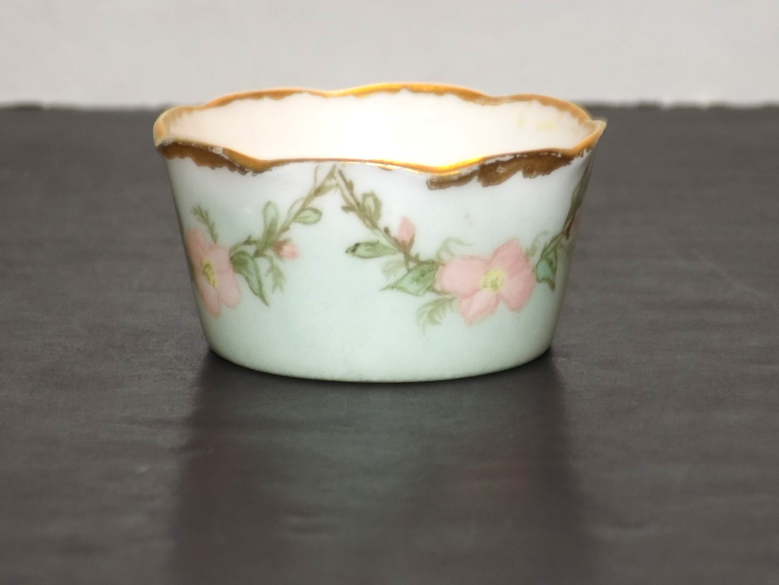 ANTIQUE CFH GDM FRANCE HAVILAND GOLD RIM FLORAL OPEN SALT CELLAR ET 1894