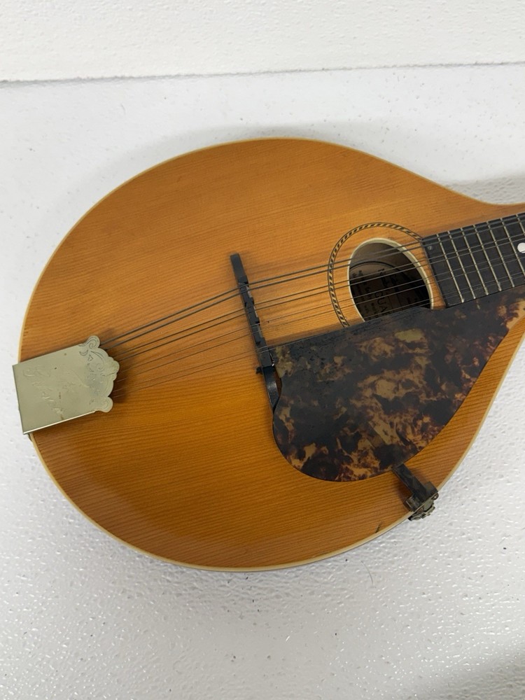 Gibson Mandolin Model A with hard case