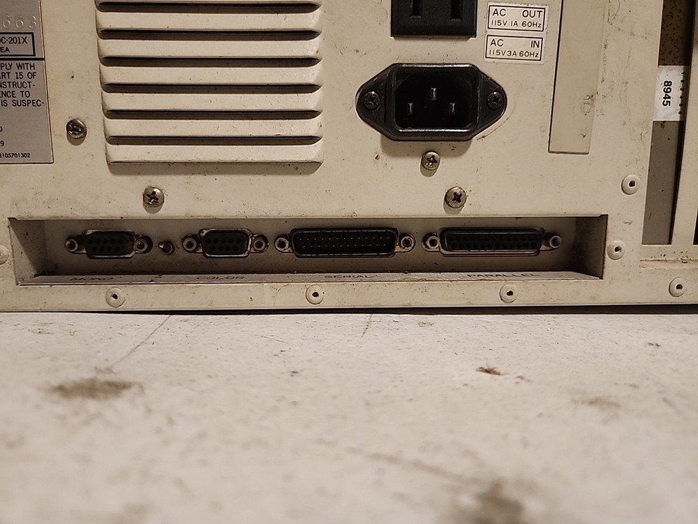 Vintage Desktop PC Leading Edge Model DC-2012 Computer Powers On