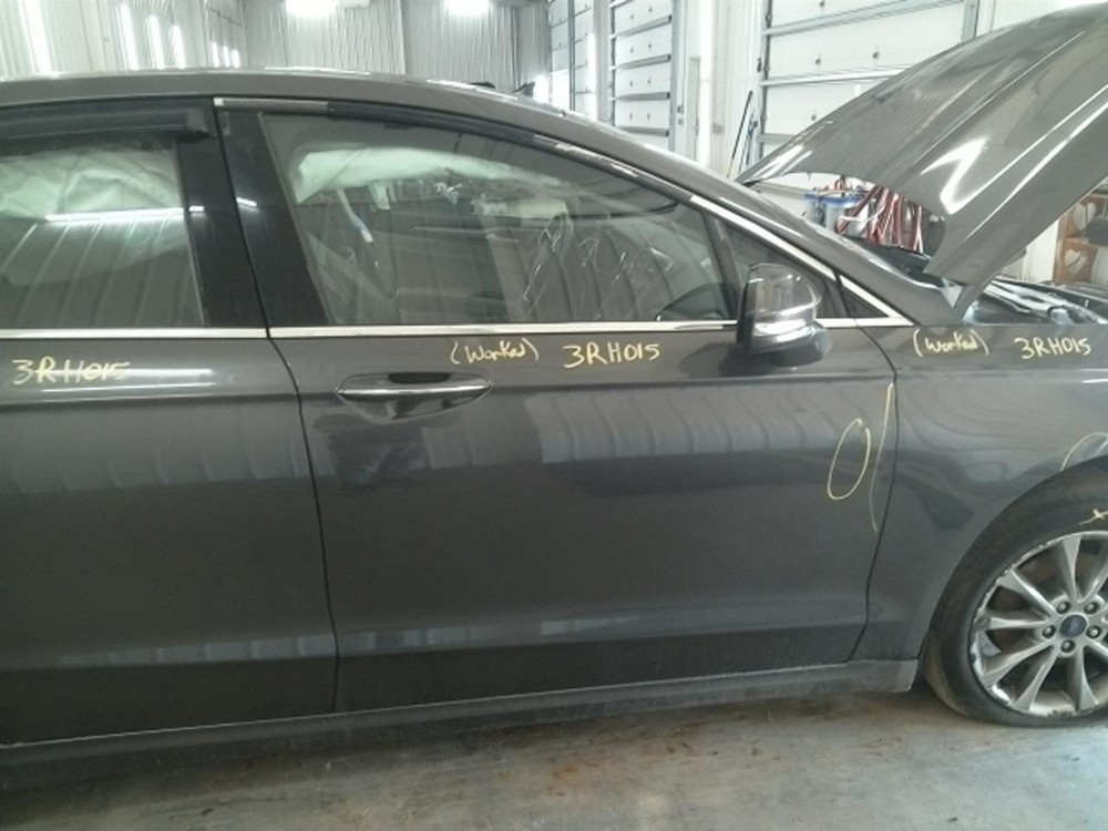 FUSION 2017 High Mounted Stop Light 104884332