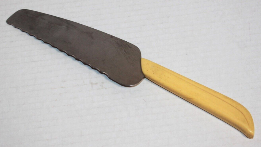 Vintage Serrated Blade Cake Knife
