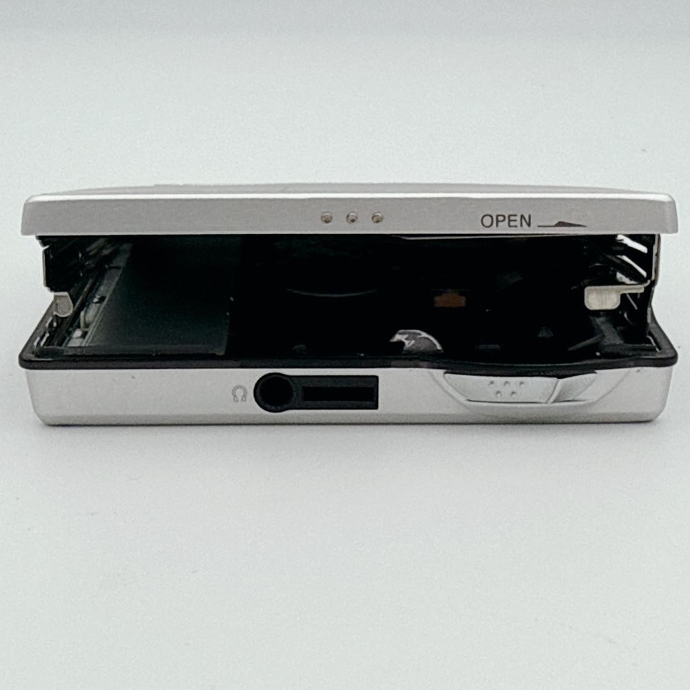 About Sony Walkman Md Mz-E700 Silver