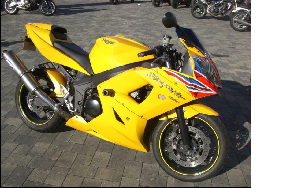 TRIUMPH DAYTONA 600 CRASH PROTECTION KIT PUCKS KNOBS ENGINE WHEEL SLIDERS SAVERS