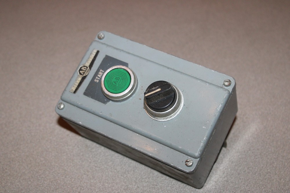 Allen & Bradley Manual Start Switch