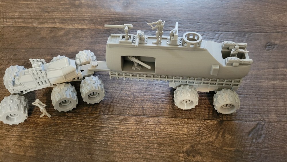 BIG HUGE WAR RIG, 3d printed. Wheels do roll.