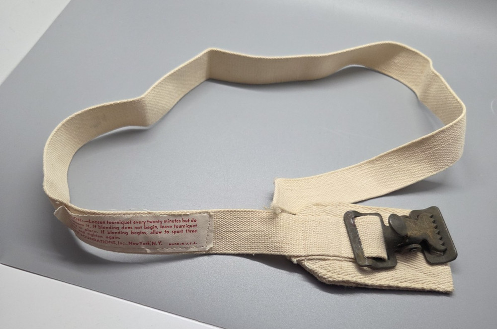 US Military Issue WWII US ARMY MEDIC MEDICAL FIRST AID TOURNIQUET Attleboro Mass