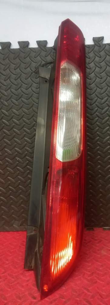 2004-2011 FORD FOCUS HATCHBACK MK2 DRIVER SIDE REAR LIGHT 4M51-13404