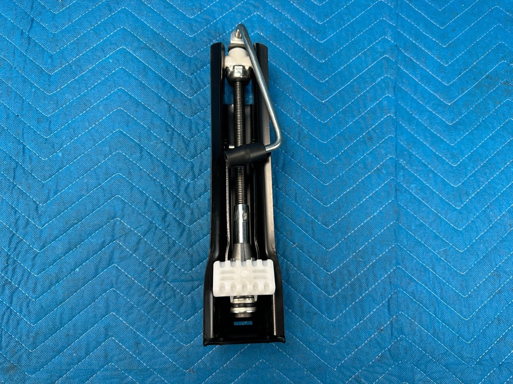 Mercedes E400 Jack w/Tool Kit 6pc Set 2014 OEM