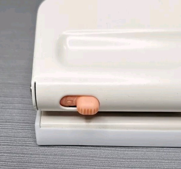 Sunlit Perfect 6 Hole Paper Adjustable