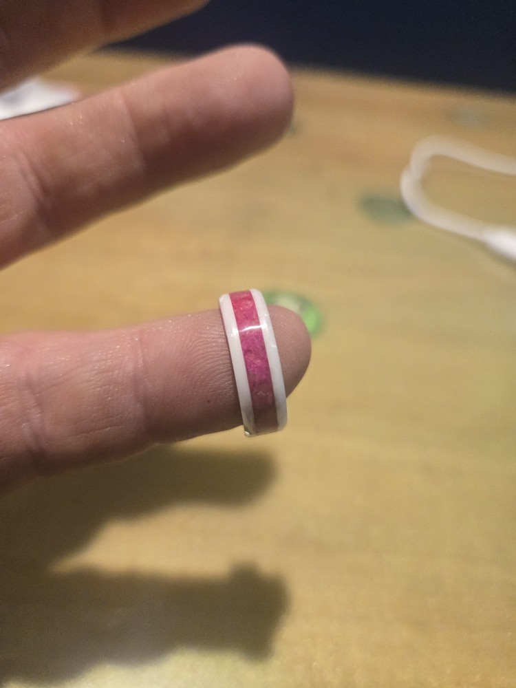 HANDCRAFTED WHITE CERAMIC RING WITH RED INLAY  SIZE 6