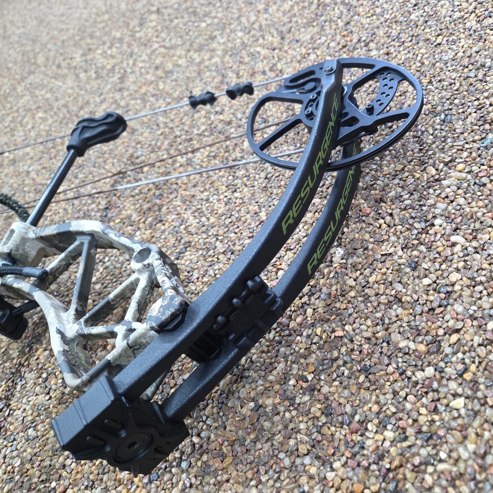 Bear Resurgence Compound Bow 70lbs RH