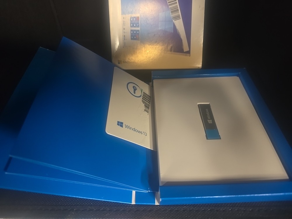 Microsoft Windows 10 Home USB Flash Drive