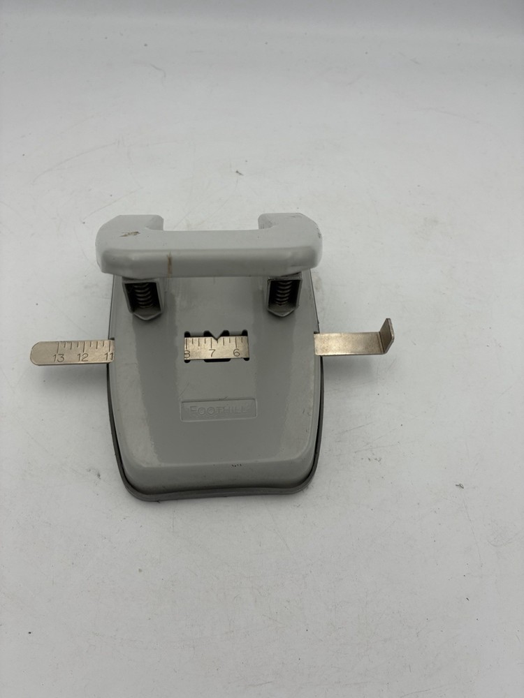 Heavy-Duty 2 Hole Punch 20 Sheets