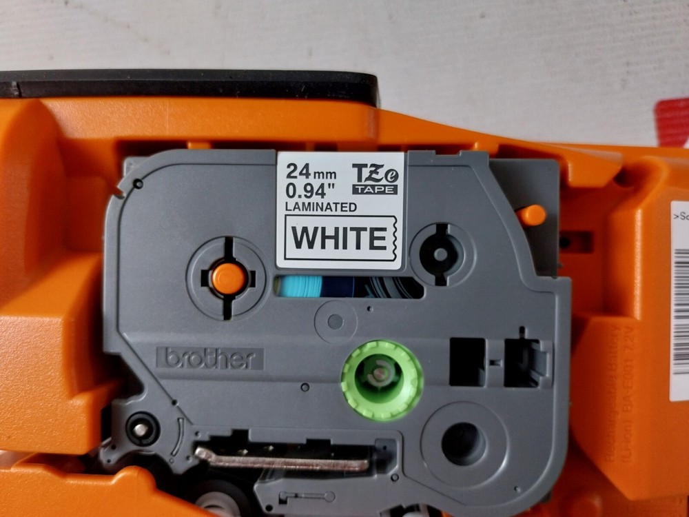 Brother P-Touch PT-E550W Wireless Handheld Labeling